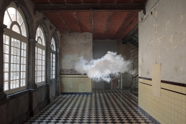 berndnaut-cloud-corridor
