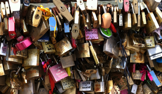 paris-lock-ritual-love-01